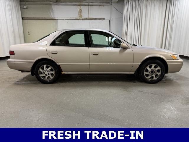 used 1998 Toyota Camry car, priced at $4,325