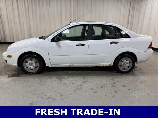 used 2007 Ford Focus car, priced at $2,890