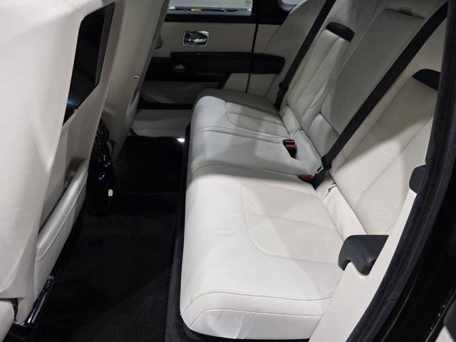 used 2021 Rolls-Royce Cullinan car, priced at $256,990