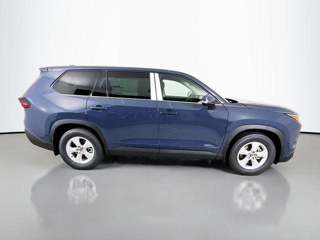 new 2025 Toyota Highlander car, priced at $41,039