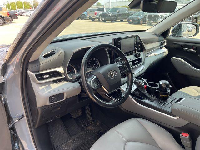 used 2021 Toyota Highlander car, priced at $34,750