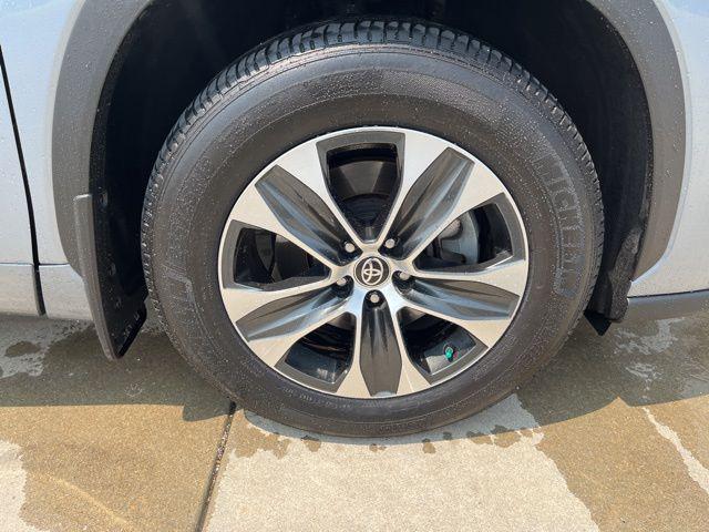used 2021 Toyota Highlander car, priced at $34,750