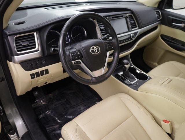 used 2014 Toyota Highlander car, priced at $12,450