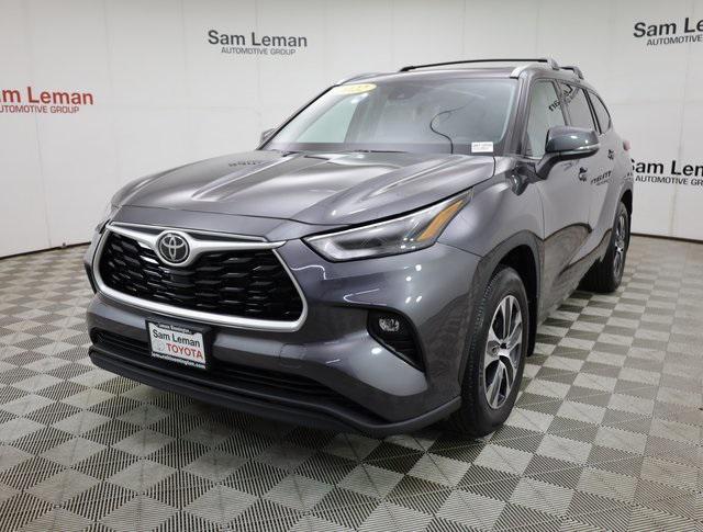 used 2022 Toyota Highlander car, priced at $35,950