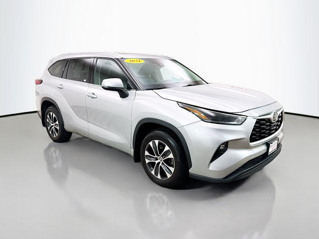 used 2021 Toyota Highlander car, priced at $31,850