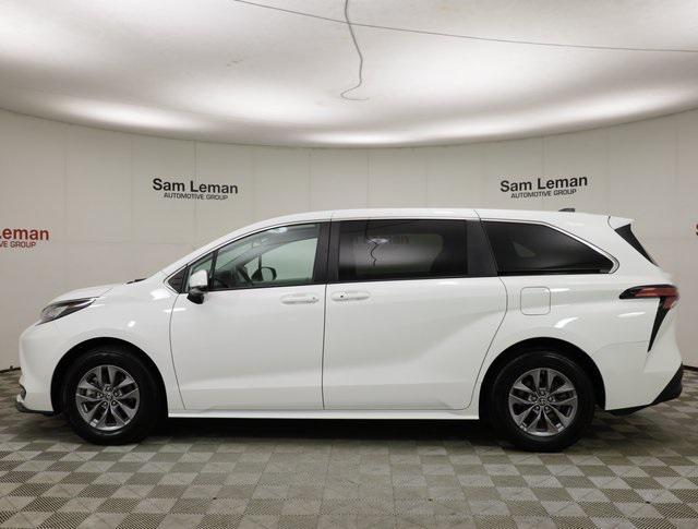 used 2022 Toyota Sienna car, priced at $37,950