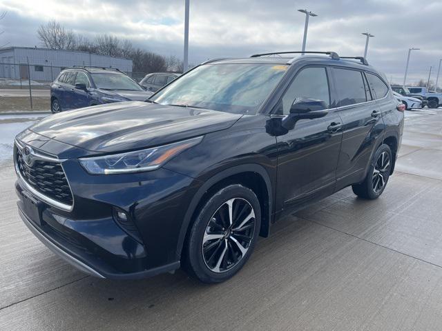 used 2023 Toyota Highlander car, priced at $44,950