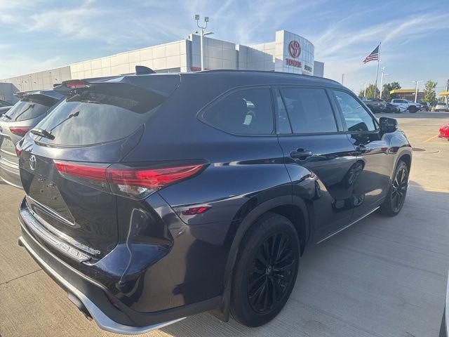 used 2023 Toyota Highlander car, priced at $41,350