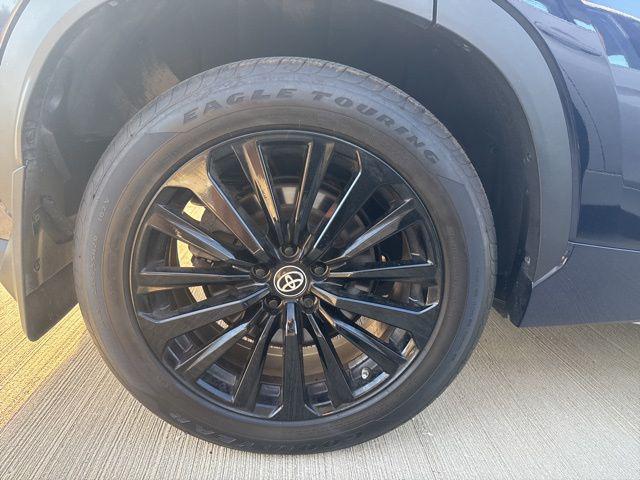 used 2023 Toyota Highlander car, priced at $41,350