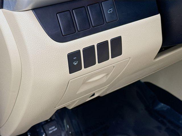 used 2016 Toyota Highlander car, priced at $13,850