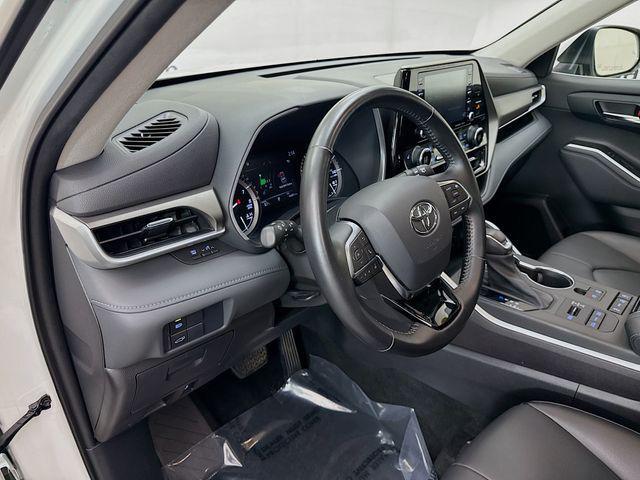 used 2021 Toyota Highlander car, priced at $33,650