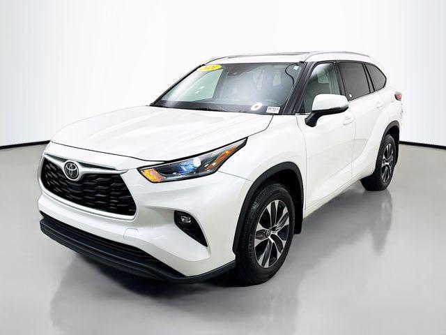 used 2021 Toyota Highlander car, priced at $33,650