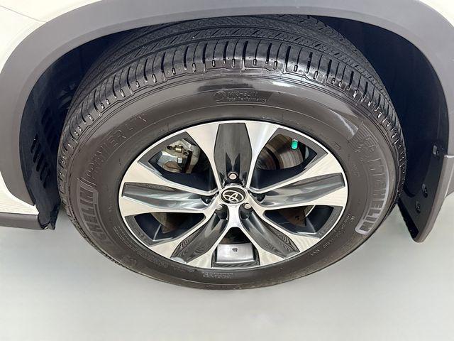 used 2021 Toyota Highlander car, priced at $33,650