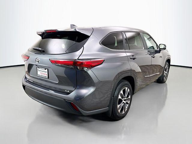used 2023 Toyota Highlander car, priced at $38,250