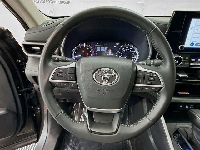 used 2023 Toyota Highlander car, priced at $38,250