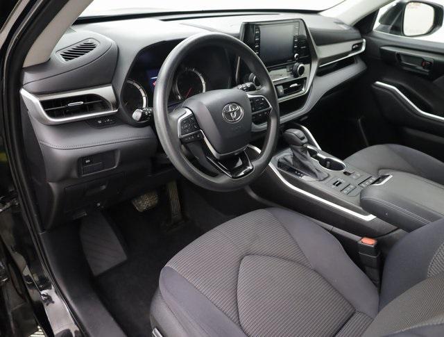 used 2021 Toyota Highlander car, priced at $30,900