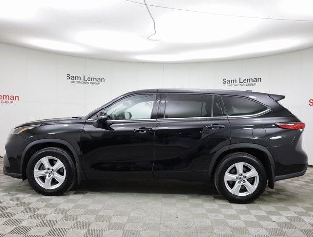 used 2021 Toyota Highlander car, priced at $30,900