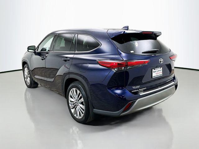 used 2022 Toyota Highlander car, priced at $46,650