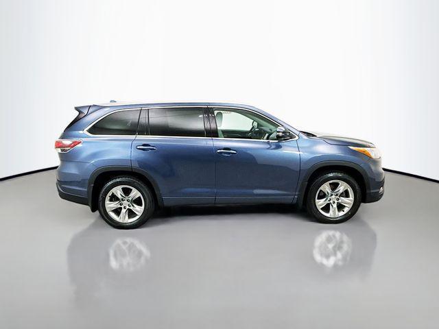 used 2014 Toyota Highlander car, priced at $20,950