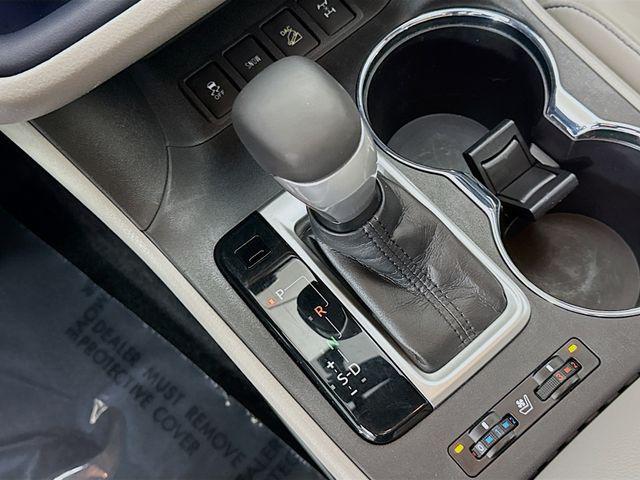 used 2014 Toyota Highlander car, priced at $20,950