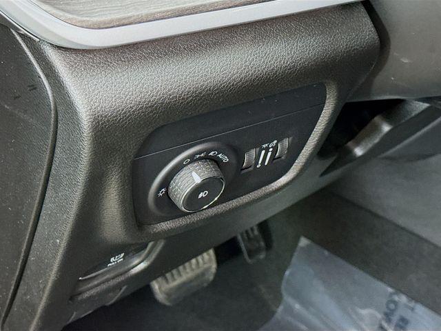used 2024 Jeep Grand Cherokee car, priced at $39,750