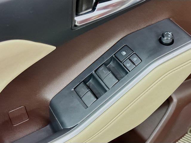 used 2022 Toyota Highlander Hybrid car, priced at $32,250
