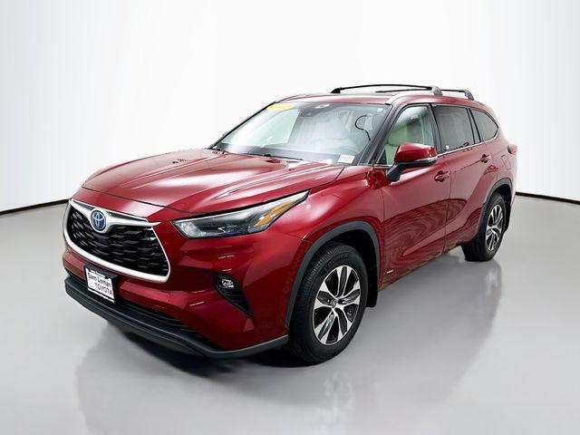 used 2022 Toyota Highlander Hybrid car, priced at $32,250
