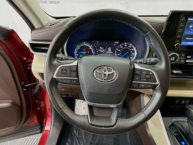 used 2022 Toyota Highlander Hybrid car, priced at $32,250