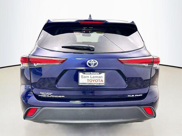 used 2025 Toyota Highlander car, priced at $46,850