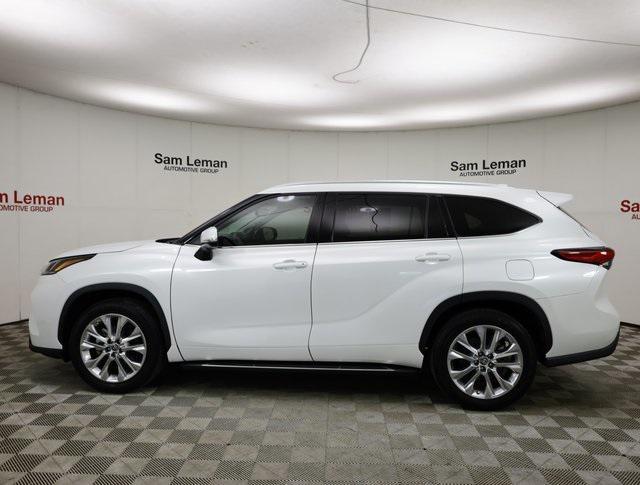 used 2022 Toyota Highlander Hybrid car, priced at $38,950