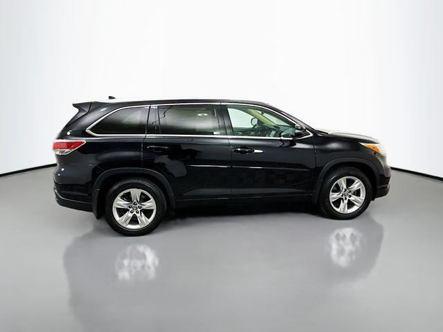 used 2016 Toyota Highlander car, priced at $21,450