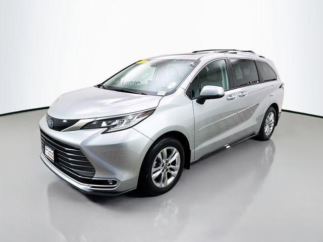 used 2022 Toyota Sienna car, priced at $49,650