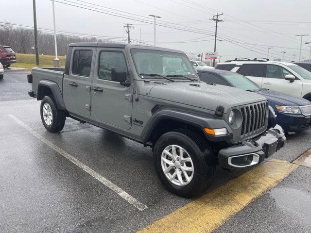 used 2023 Jeep Gladiator car, priced at $32,998