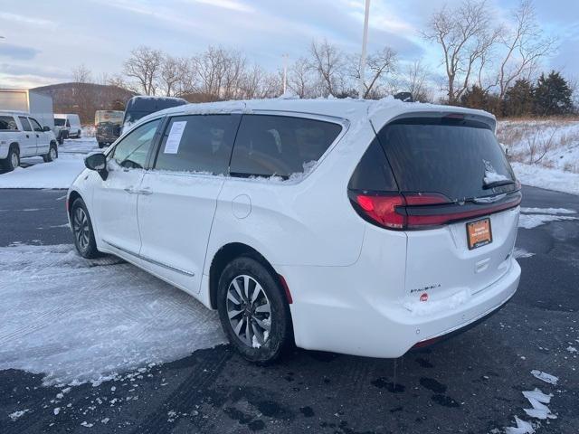 used 2023 Chrysler Pacifica Hybrid car, priced at $30,674