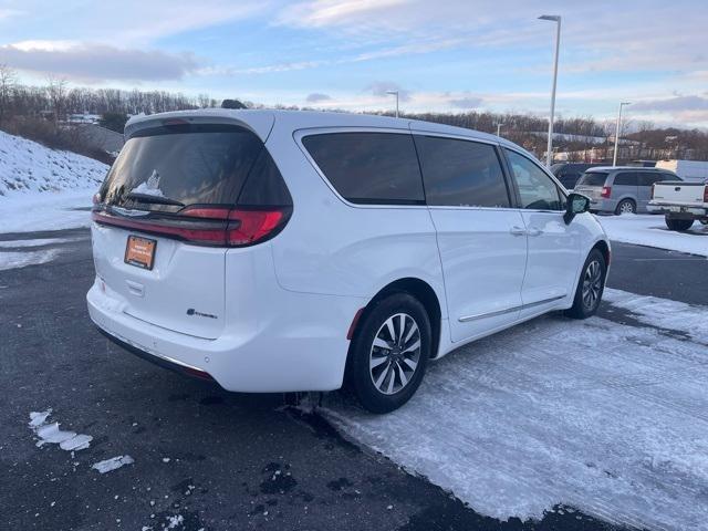 used 2023 Chrysler Pacifica Hybrid car, priced at $30,674