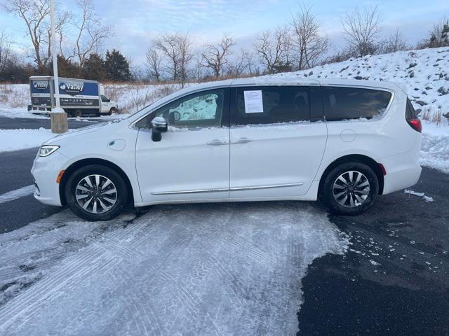 used 2023 Chrysler Pacifica Hybrid car, priced at $30,674