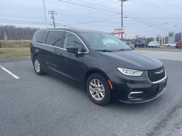 used 2023 Chrysler Pacifica car, priced at $25,998