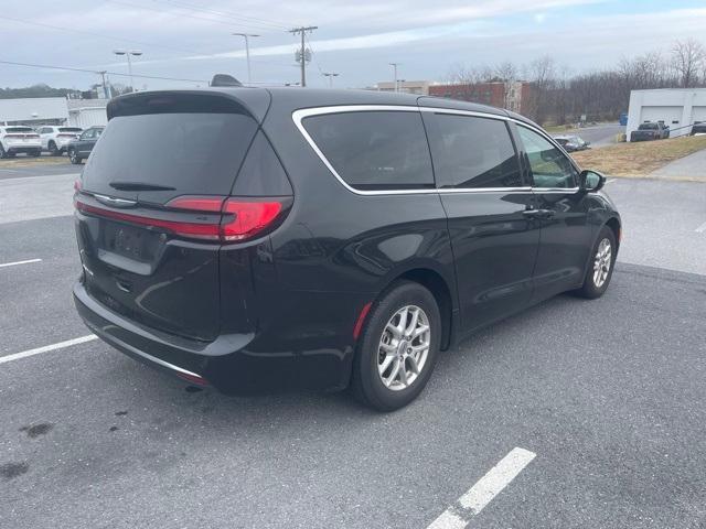 used 2023 Chrysler Pacifica car, priced at $25,998