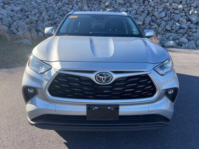 used 2021 Toyota Highlander Hybrid car, priced at $39,998