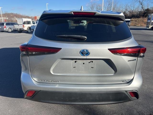 used 2021 Toyota Highlander Hybrid car, priced at $39,998