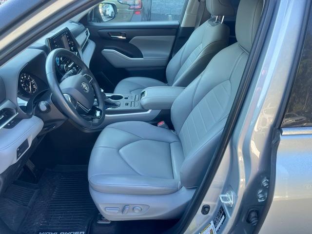 used 2020 Toyota Highlander car, priced at $36,219