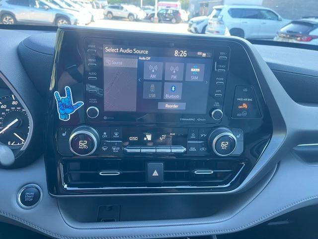 used 2020 Toyota Highlander car, priced at $36,219