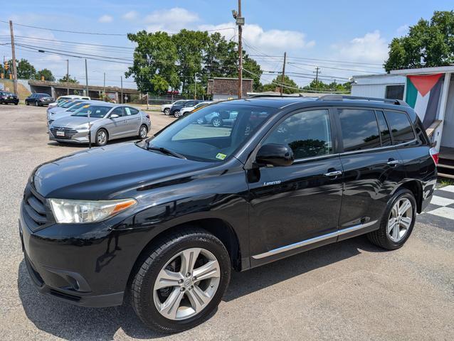 used 2013 Toyota Highlander car, priced at $14,800