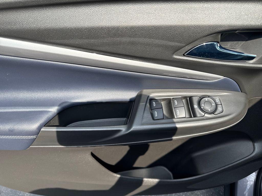 used 2022 Chevrolet Bolt EUV car, priced at $16,999