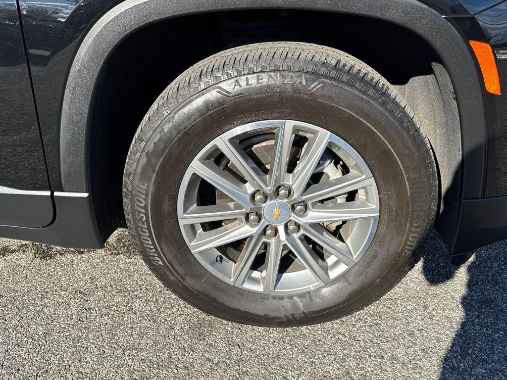 used 2023 Chevrolet Traverse car, priced at $28,322