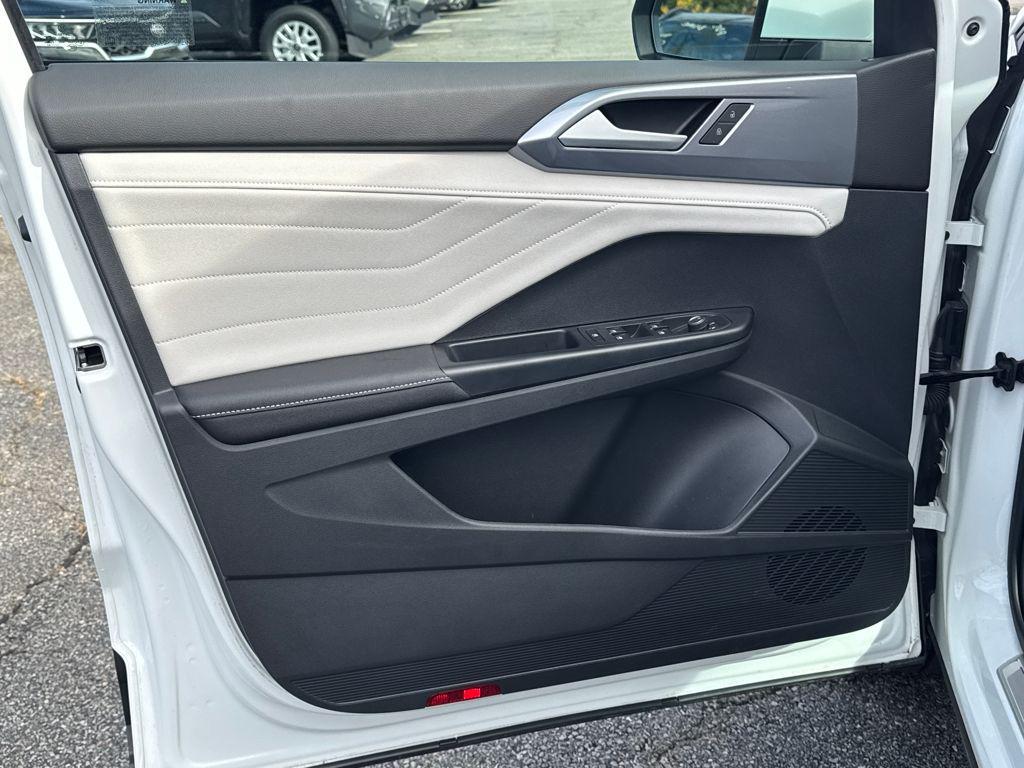 used 2025 Volkswagen Taos car, priced at $30,499