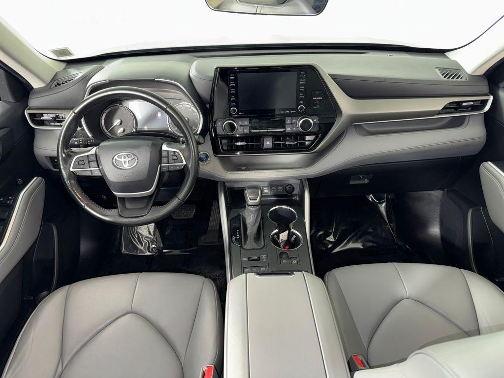 used 2022 Toyota Highlander car, priced at $34,290