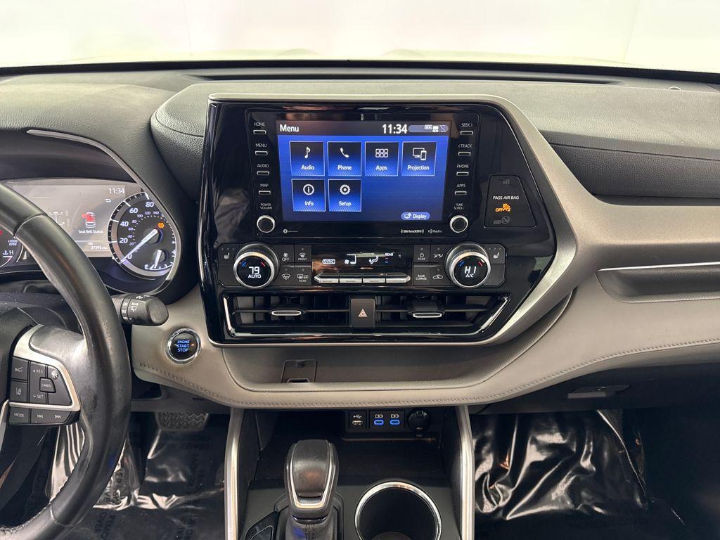 used 2022 Toyota Highlander car, priced at $34,290