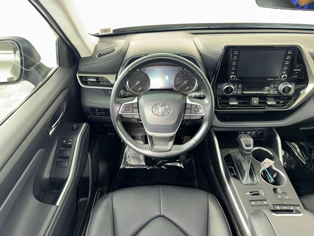 used 2022 Toyota Highlander car, priced at $34,390