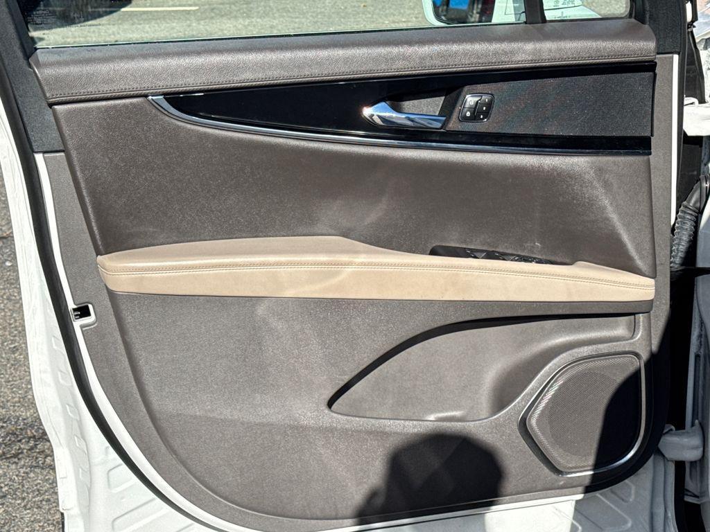 used 2023 Lincoln Nautilus car, priced at $36,287